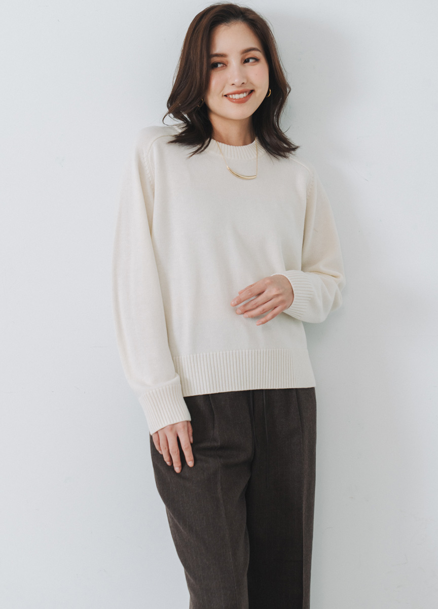 圓領羊毛短版針織上衣